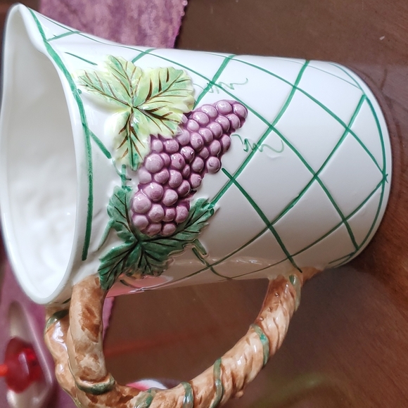Vintage Grapes Pitcher - Picture 3 of 7